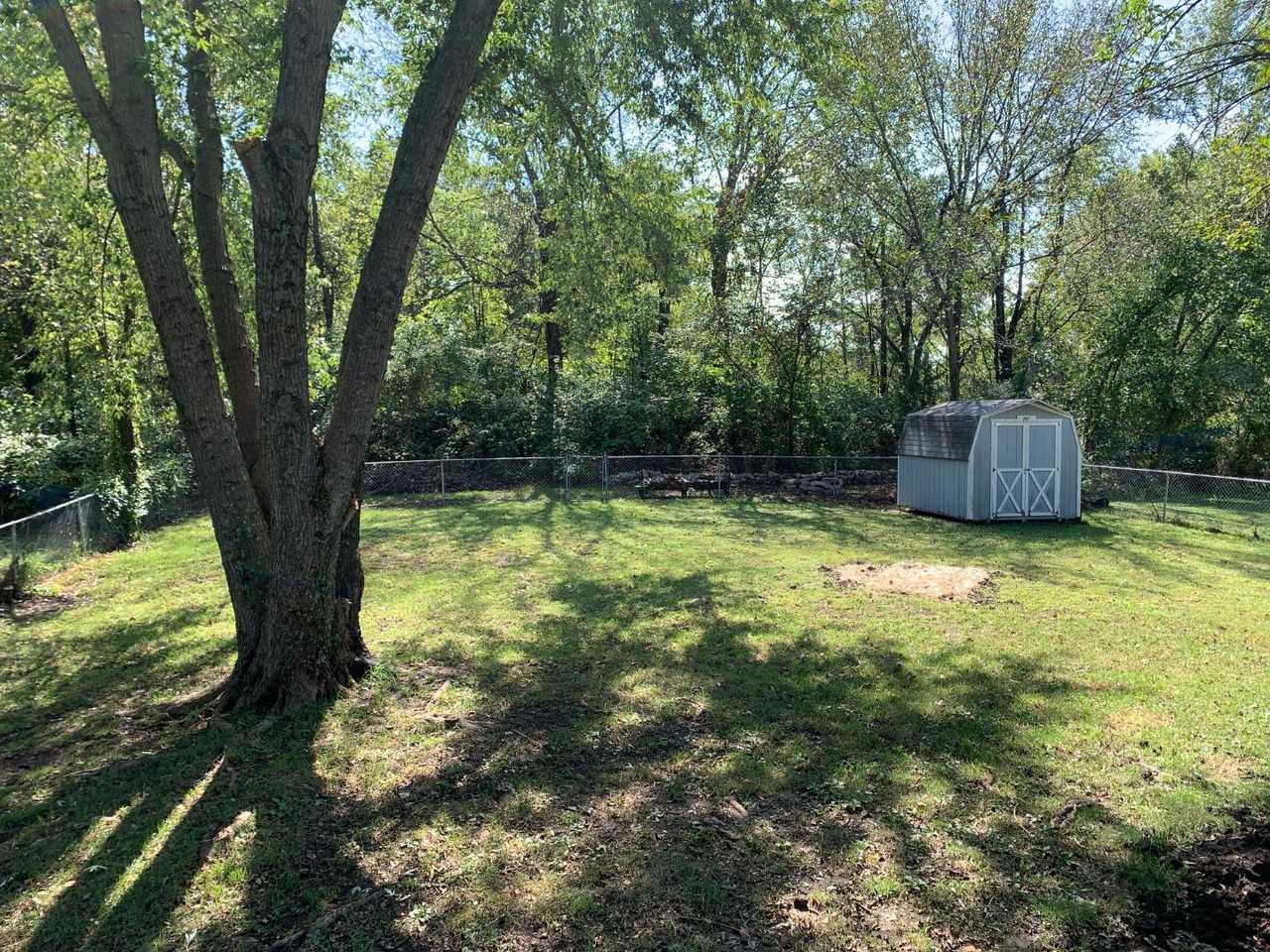 930 East Market Street - Photo 3 of 5