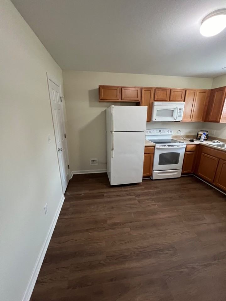 2037 Pony Farm Rd - Photo 3 of 10