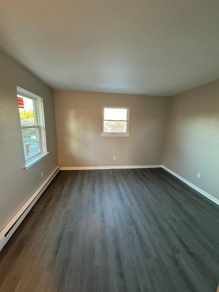 1630 Wayne St NE - Photo 2 of 6