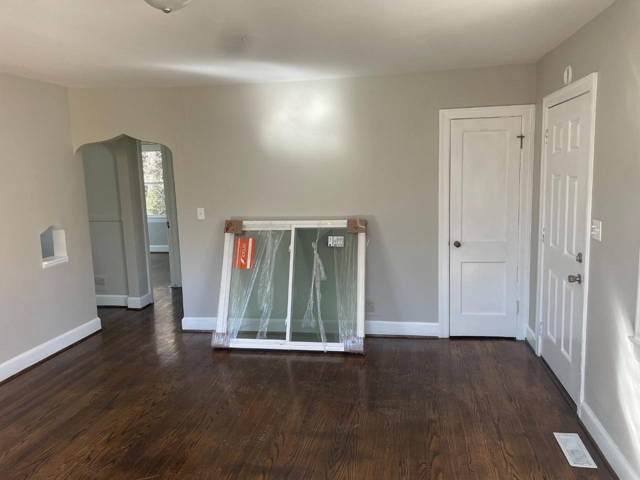 2906 Glendale Ave NW - Photo 3 of 8