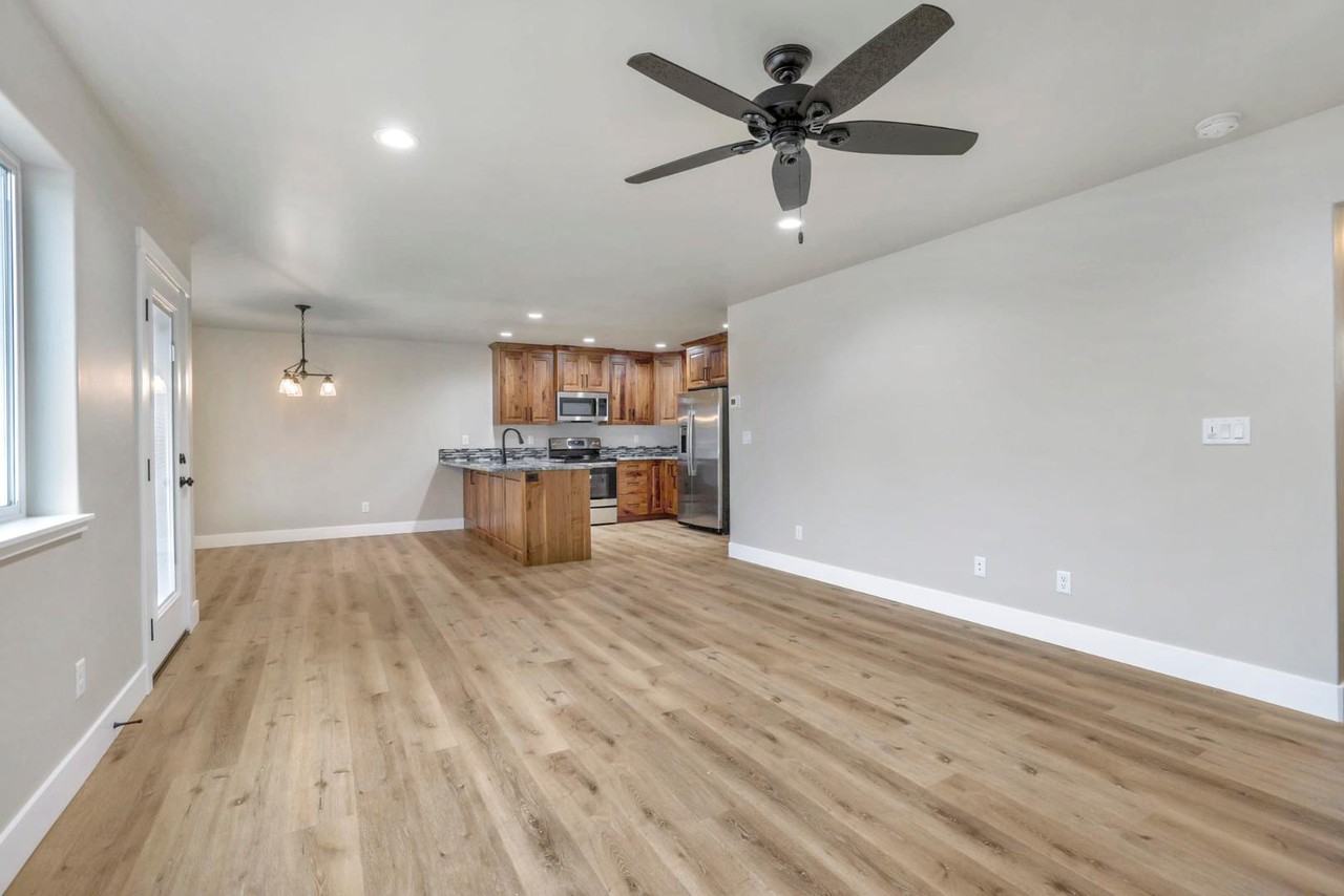 1074/1068  Frank Henry Road - Photo 2 of 10