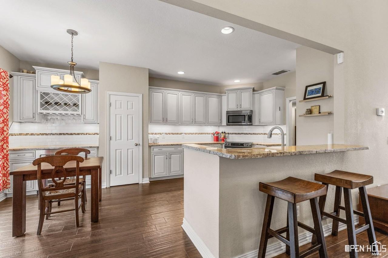 5616 Ross Creek Ln - Photo 3 of 41