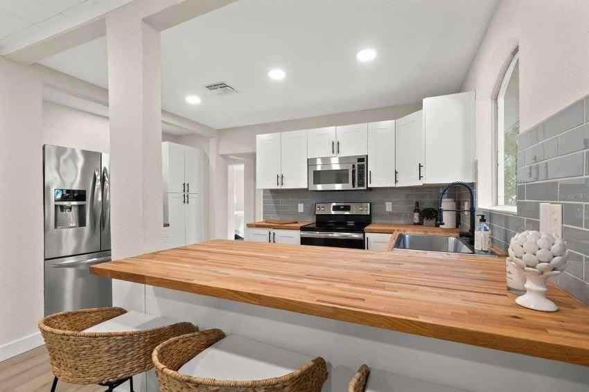 6297 29th St N - Photo 2 of 10
