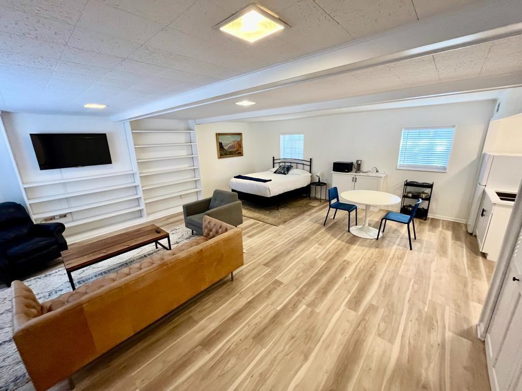 Wellswood Village House - Photo 2 of 11