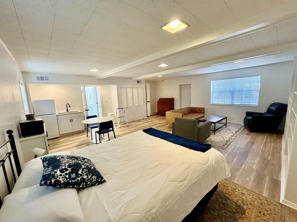 Wellswood Village House - Photo 6 of 11