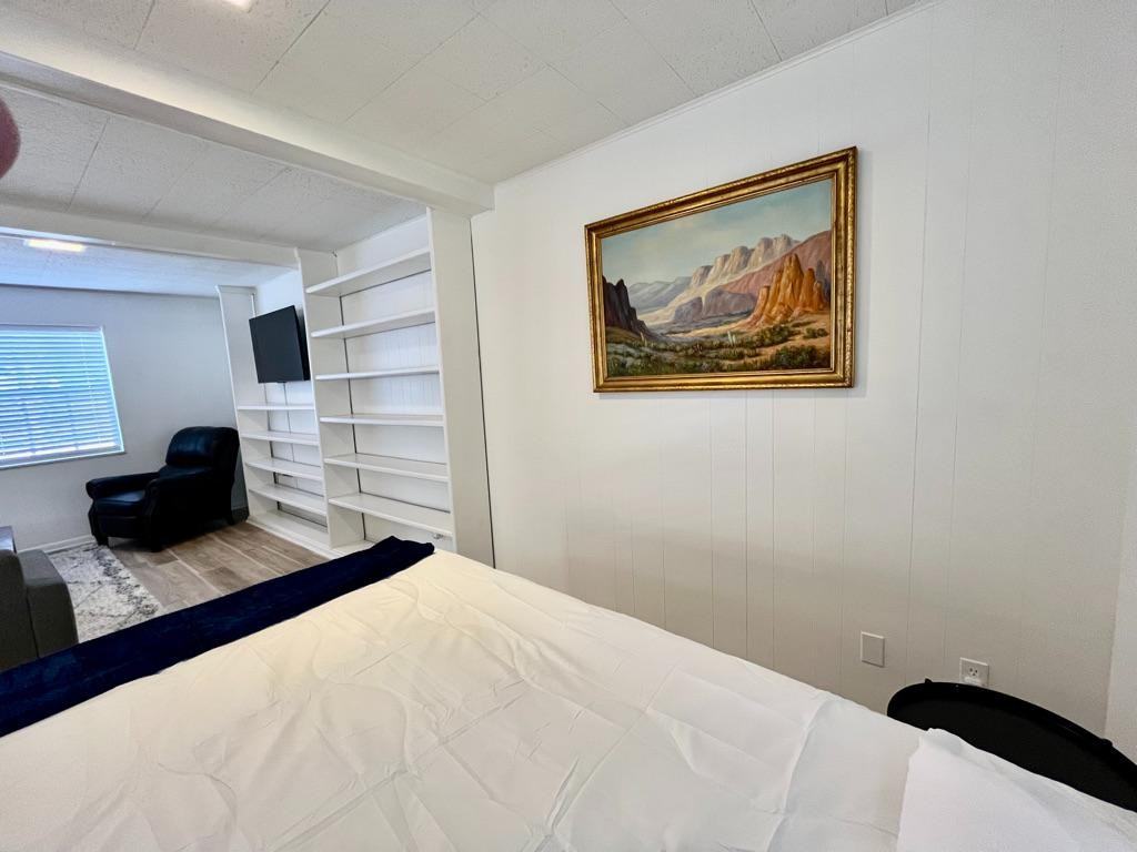 Wellswood Village House - Photo 7 of 11