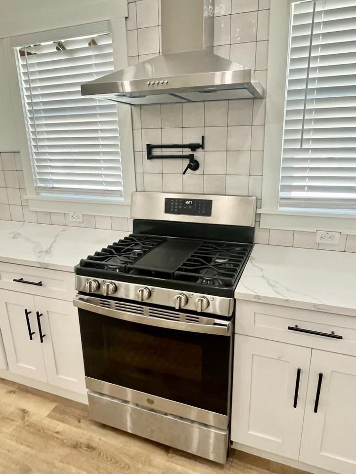 Ybor Heights Historic District House - Photo 7 of 30