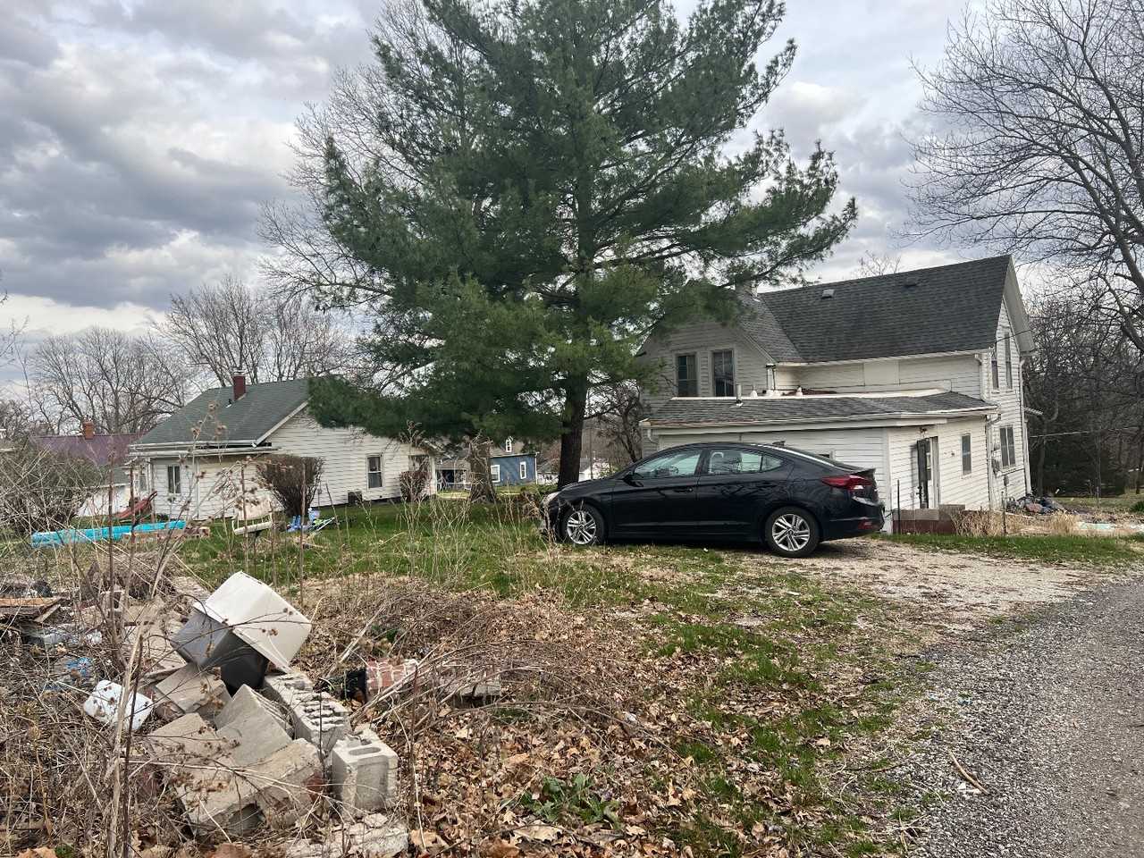 305 N Ave - Photo 2 of 24