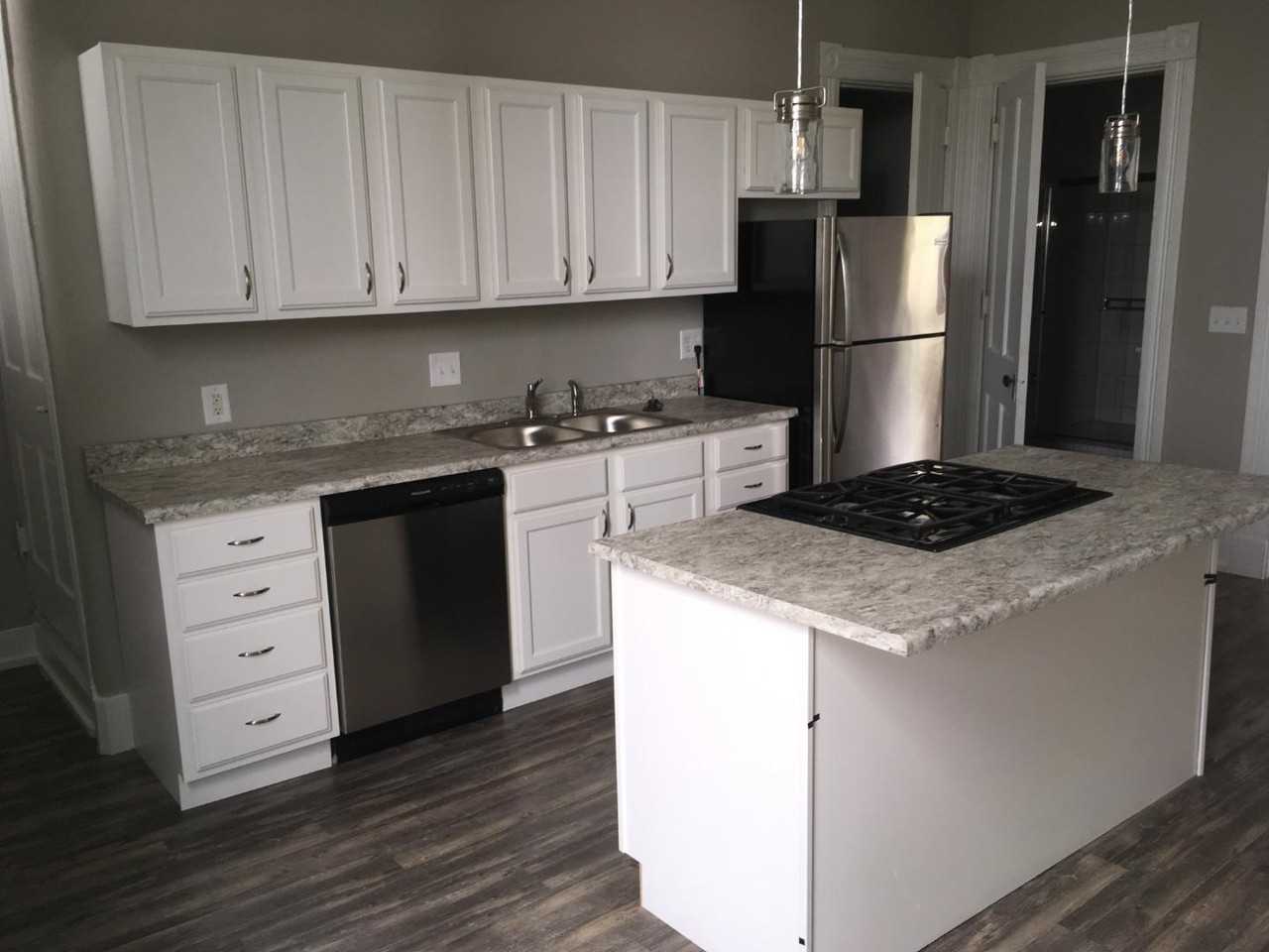 2341 W Mcmicken Ave - Photo 3 of 11