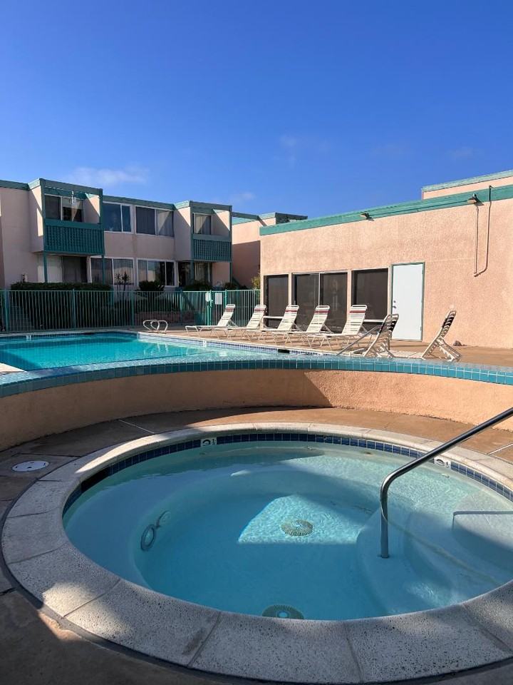 Sandpointe Apartments - Photo 5 of 8