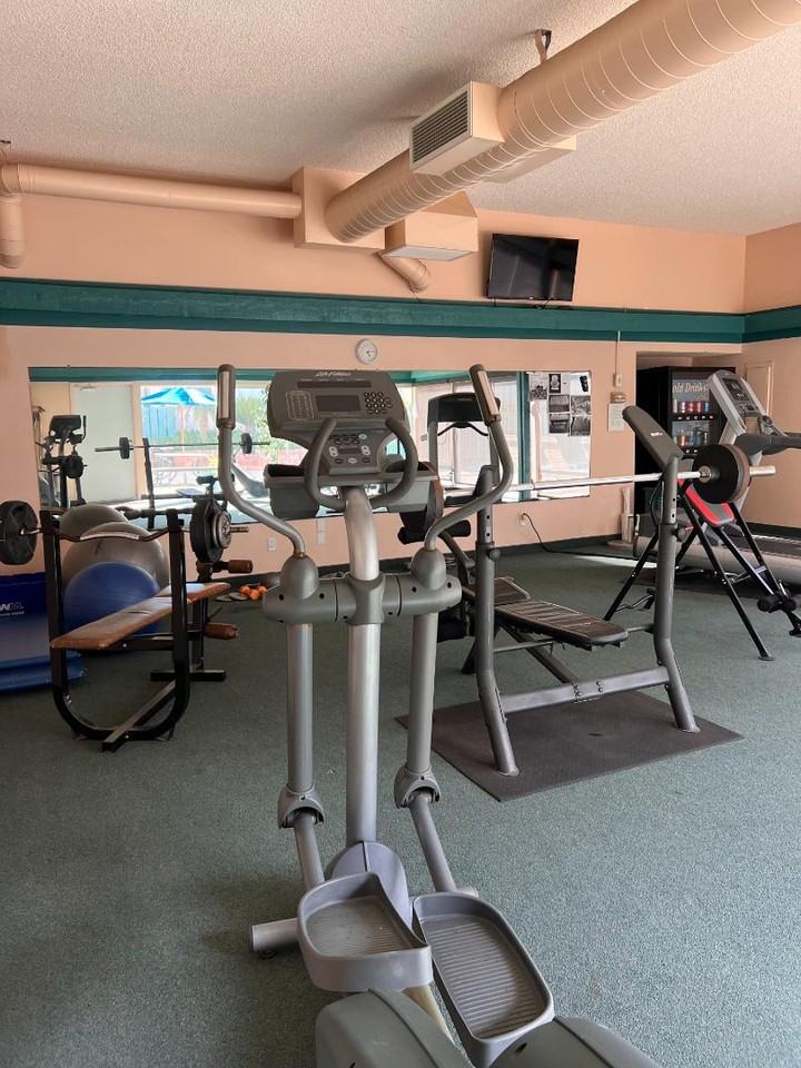 Sandpointe Apartments - Photo 6 of 8