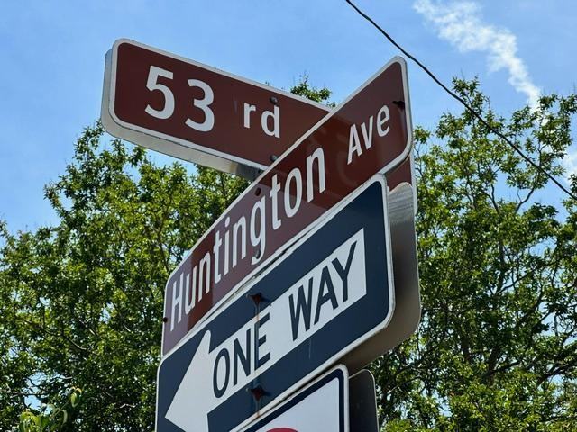 Huntington House - Photo 3 of 10