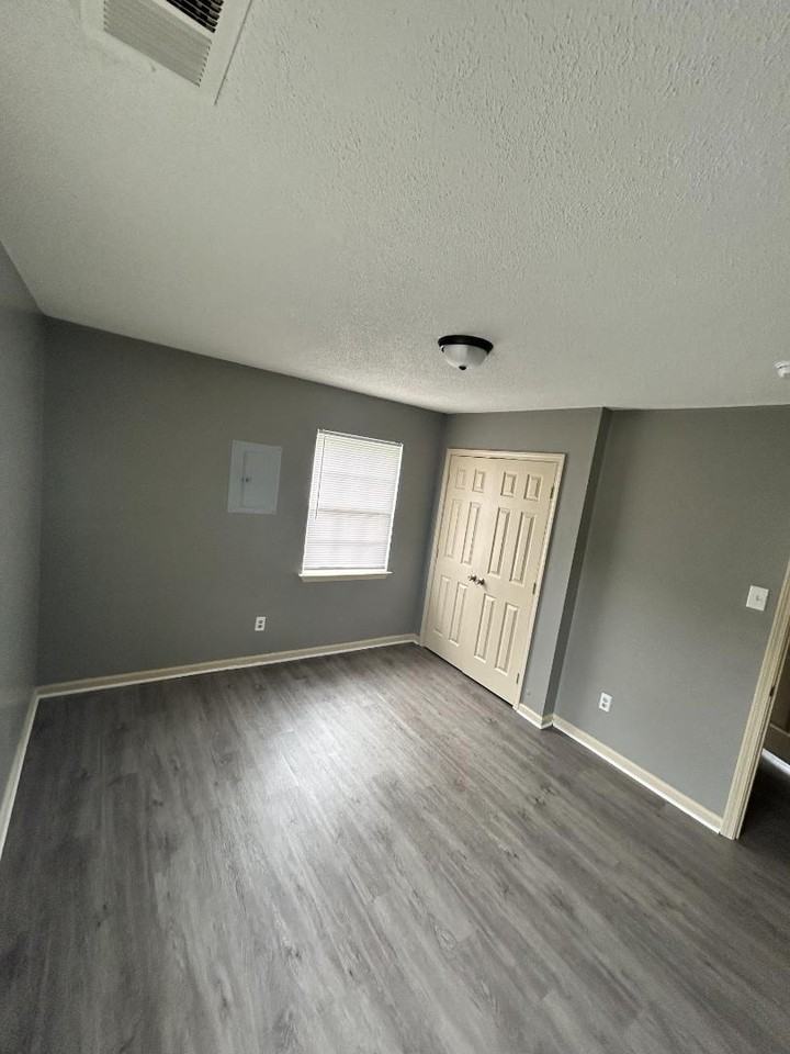 14083 JOHN CLARK RD - Photo 6 of 8