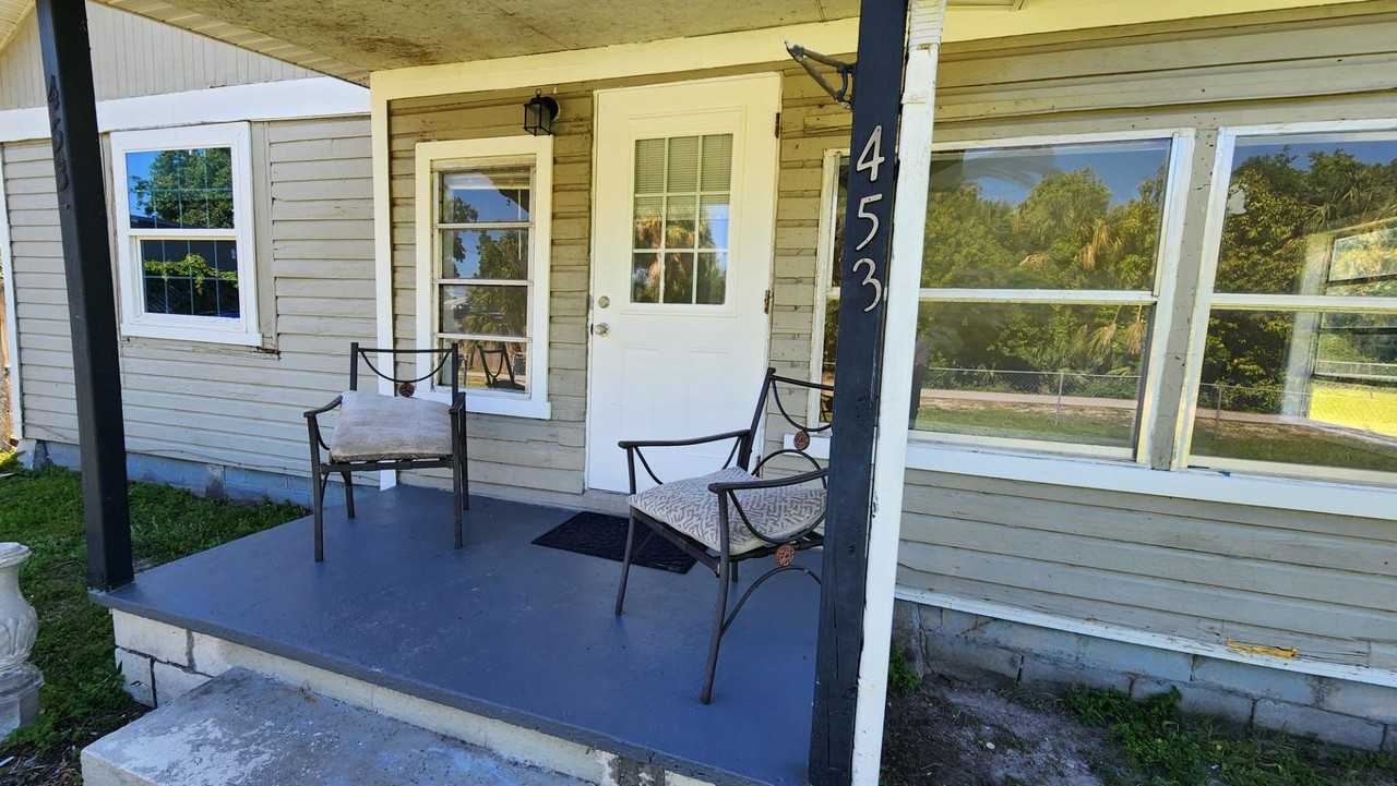 453 Solana St - Photo 2 of 4