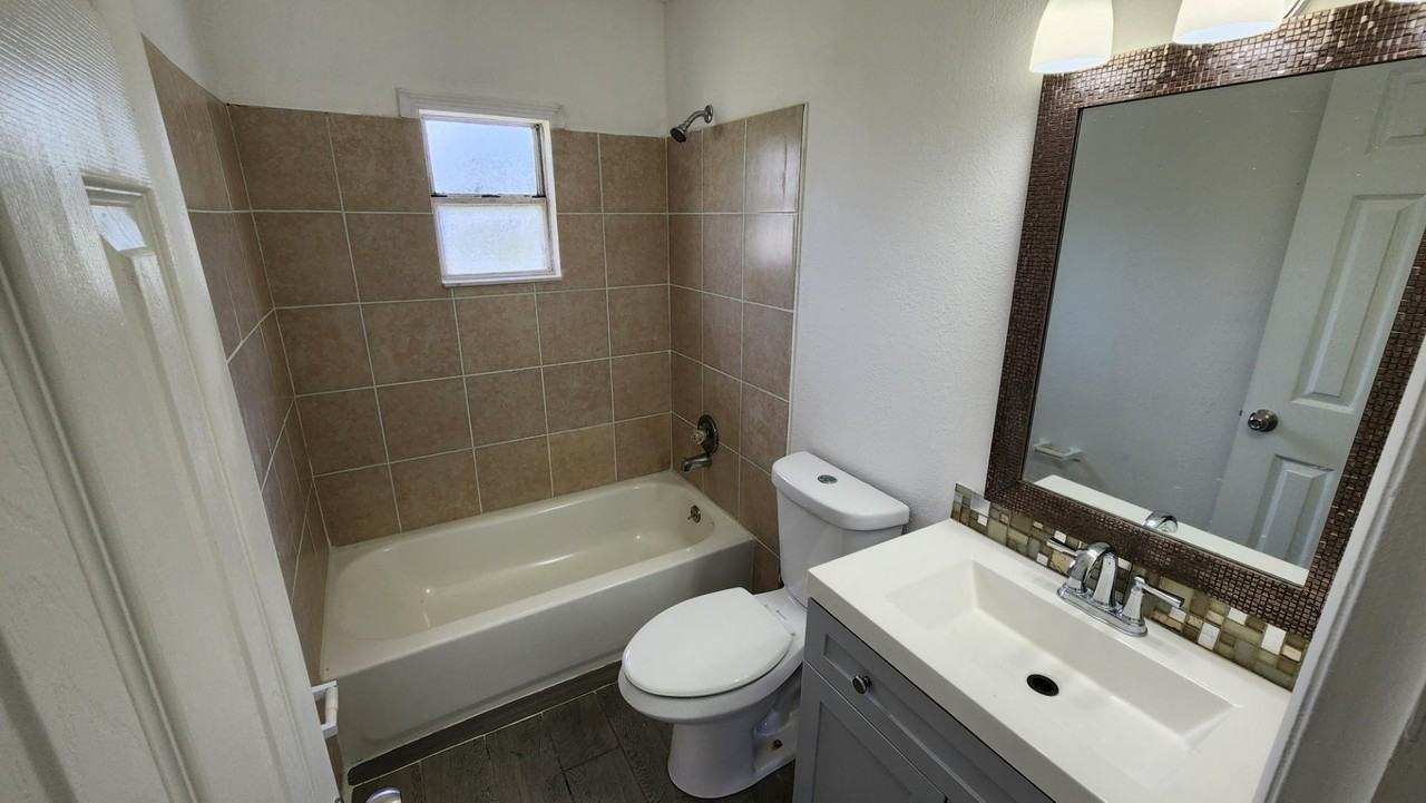 4725 Knollwood Dr - Photo 6 of 9