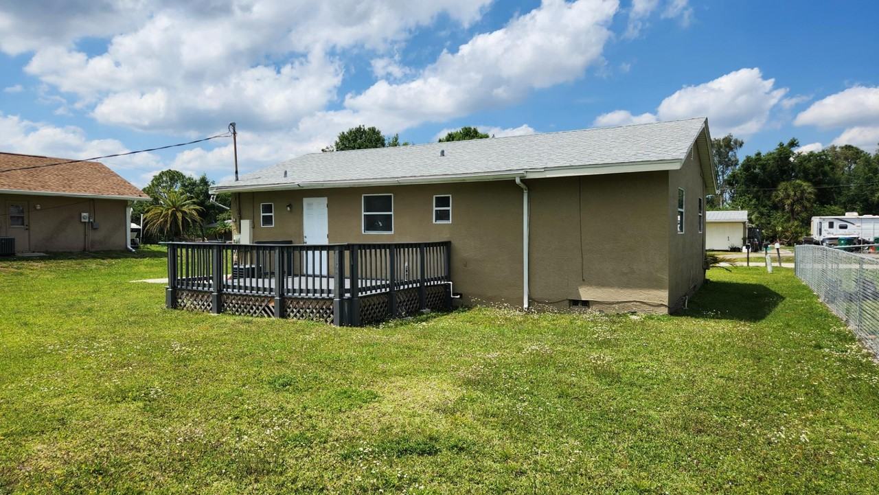 4725 Knollwood Dr. - Photo 2 of 3