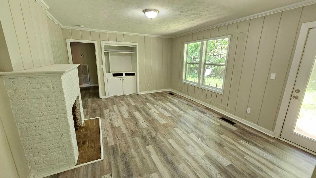 260 Eldorado Rd - Photo 3 of 13