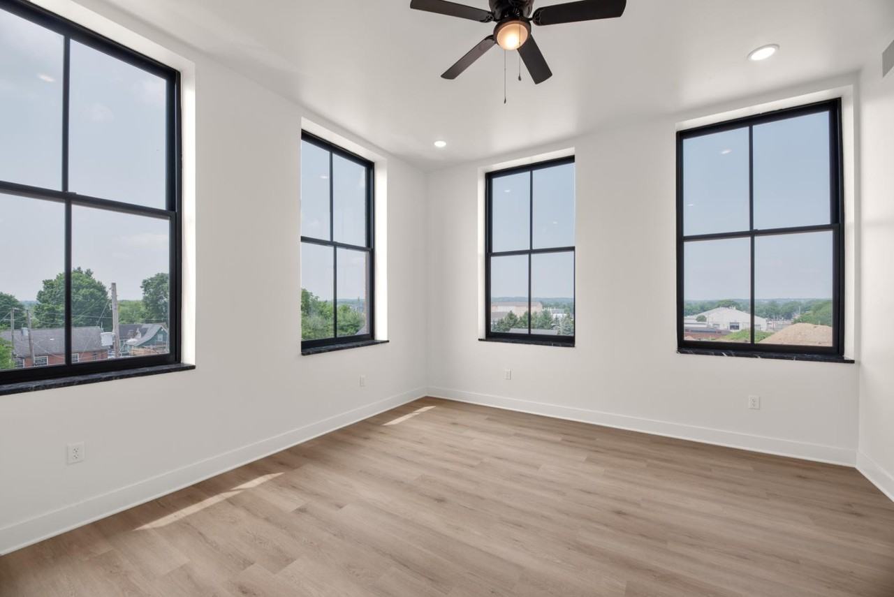 THE GRAD LUXURY APARTMENTS - Photo 5 of 10