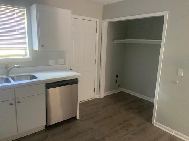 Ridgeway Apartments Commerce - Photo 2 of 10