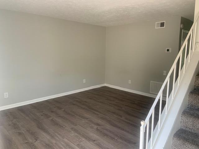 Ridgeway Apartments Commerce - Photo 3 of 10