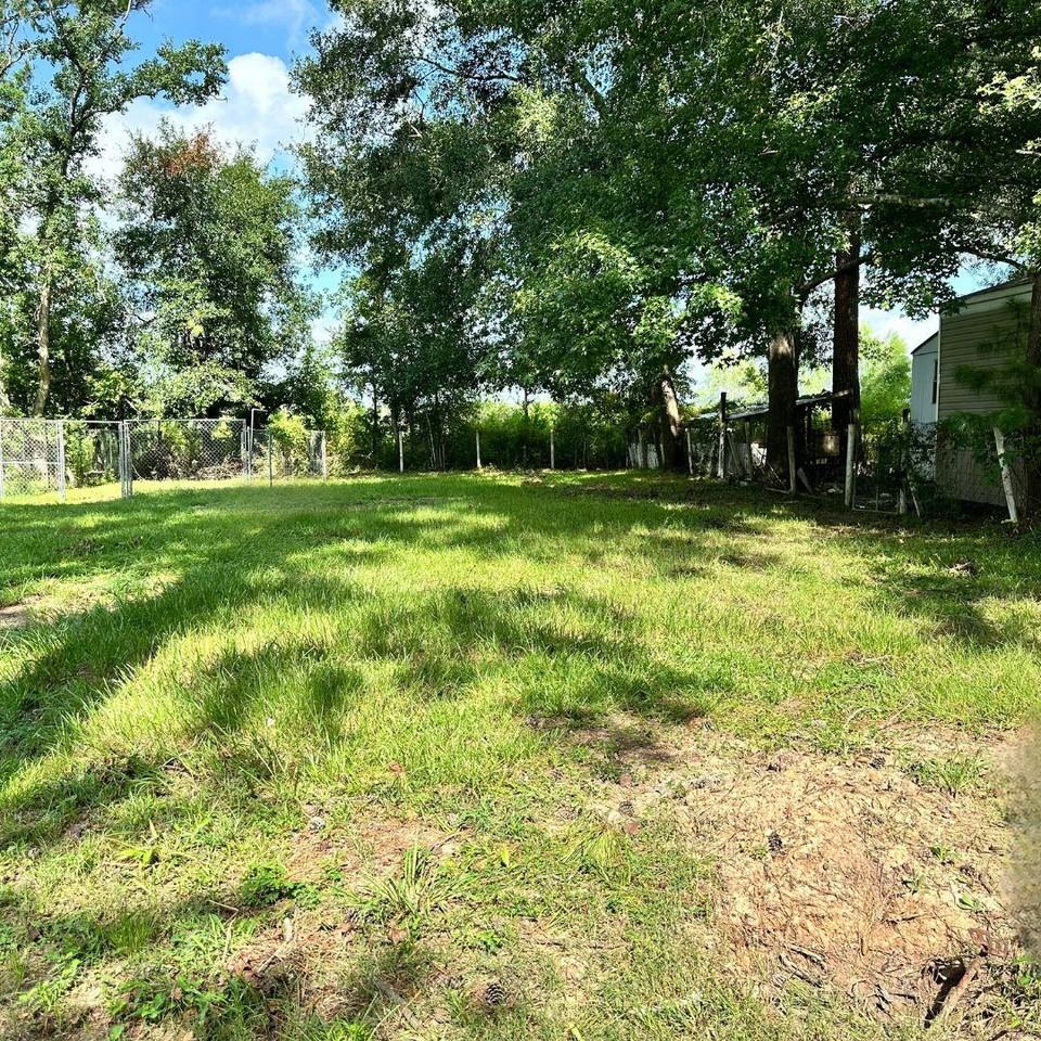 18663 Forest Lane Cir - Photo 2 of 10