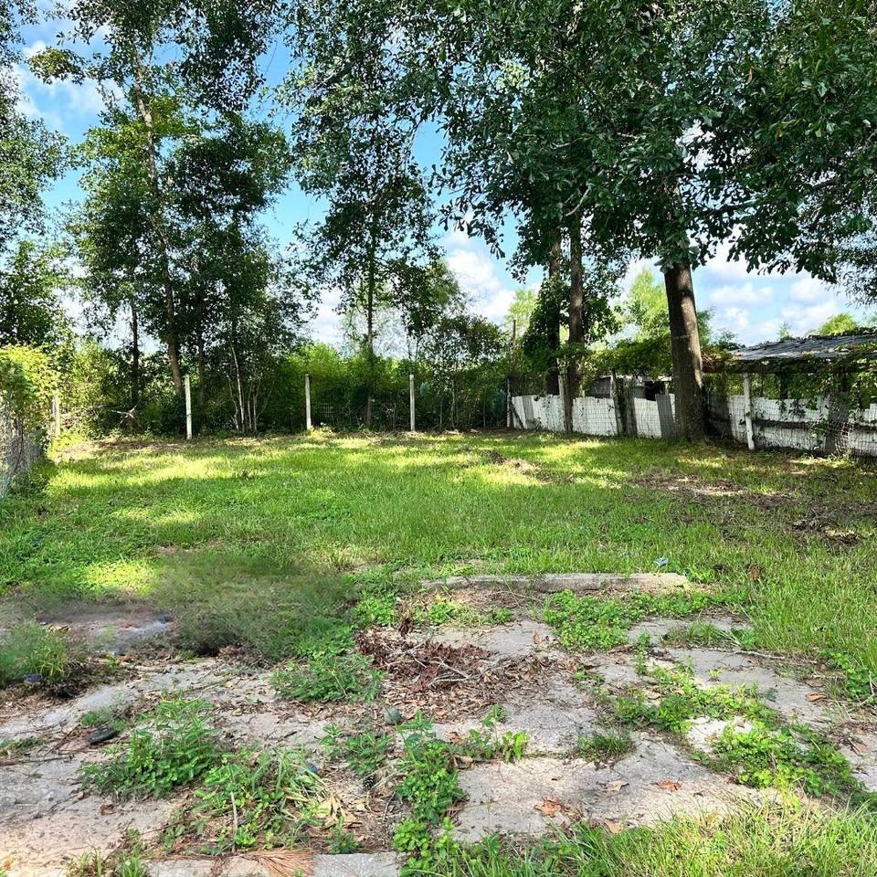 18663 Forest Lane Cir - Photo 3 of 10