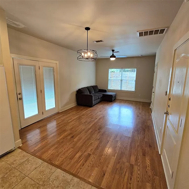 1207 Marcy St #B - Photo 3 of 14