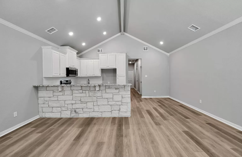 600 Alamo Dr - Photo 2 of 20