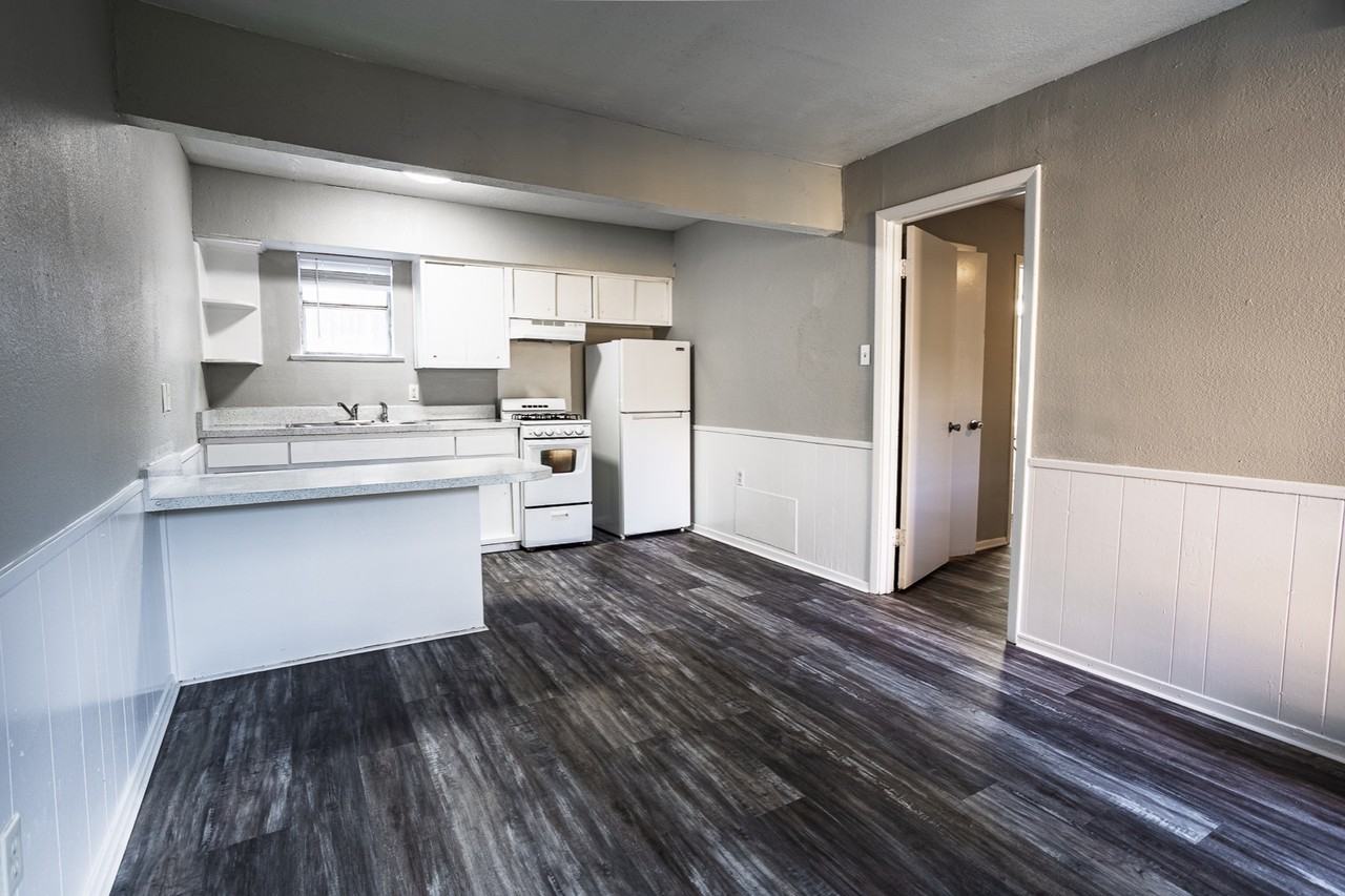 Hidden Oaks - Photo 5 of 10