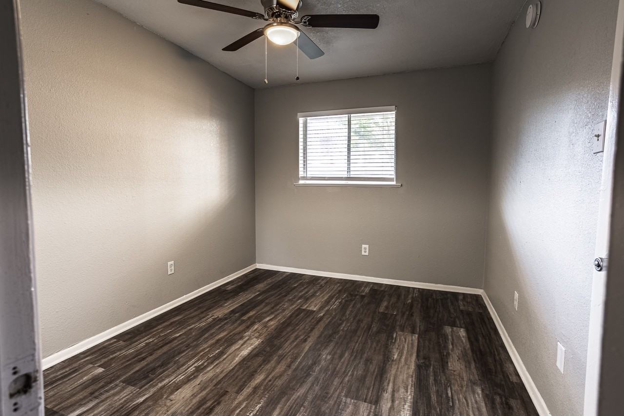 Hidden Oaks - Photo 6 of 10