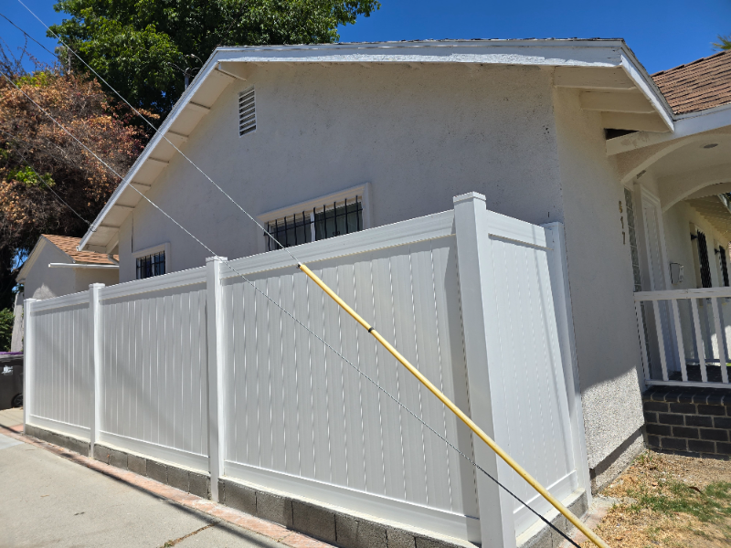 617 W 21st St - Photo 2 of 19