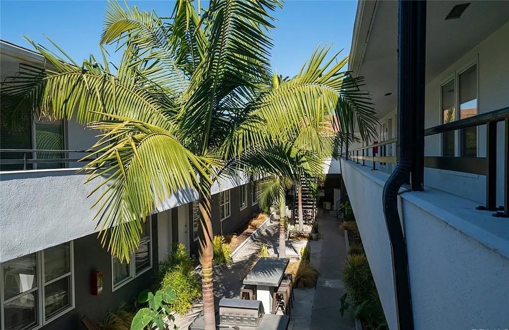 1260 2nd Street - Photo 2 of 4