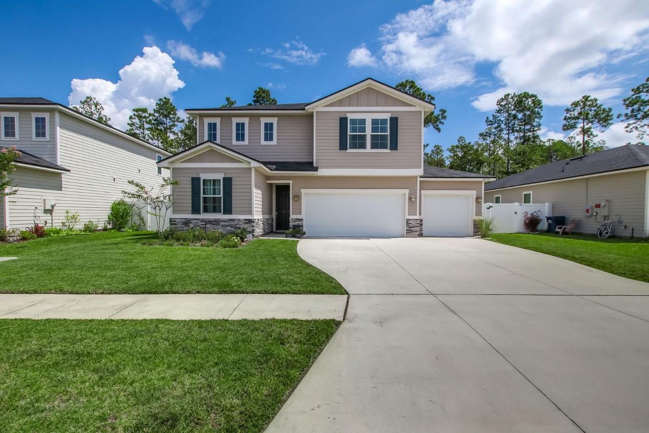 95152 Veneto Ct - Photo 3 of 10