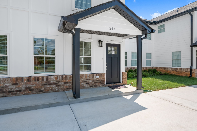 244 Caroline Dr #B - Photo 2 of 18