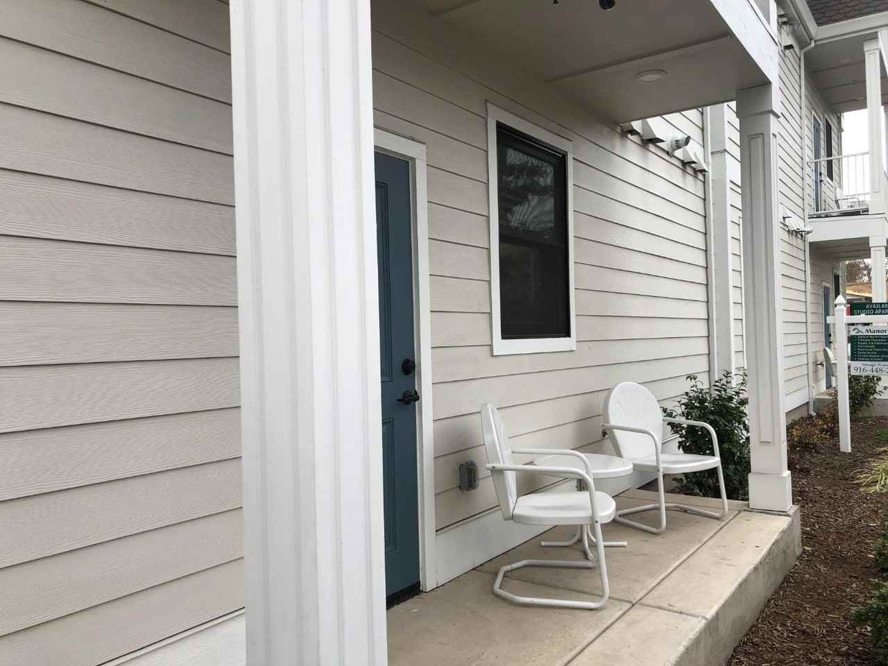 Manor Flats - Photo 3 of 10