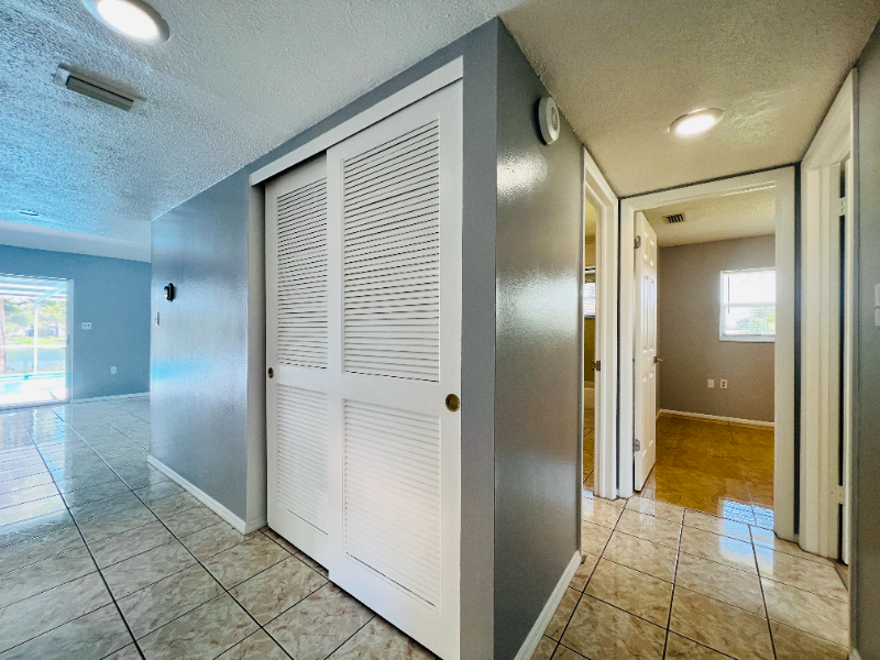 7211 Vista Way - Photo 3 of 20