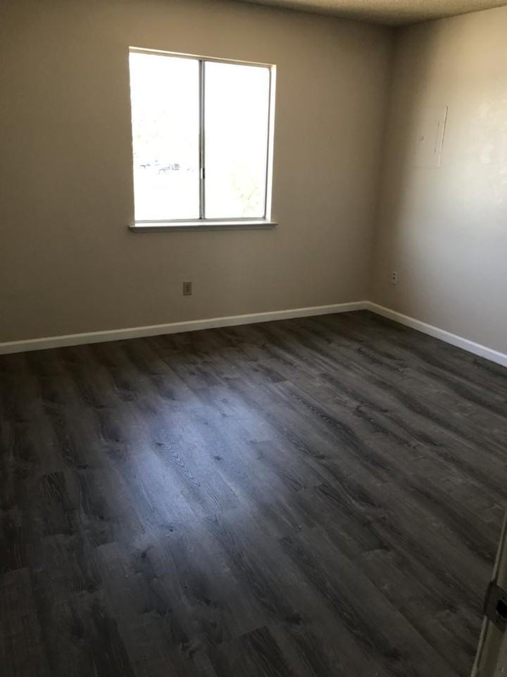 1110 Dover St apartments - Photo 2 of 6