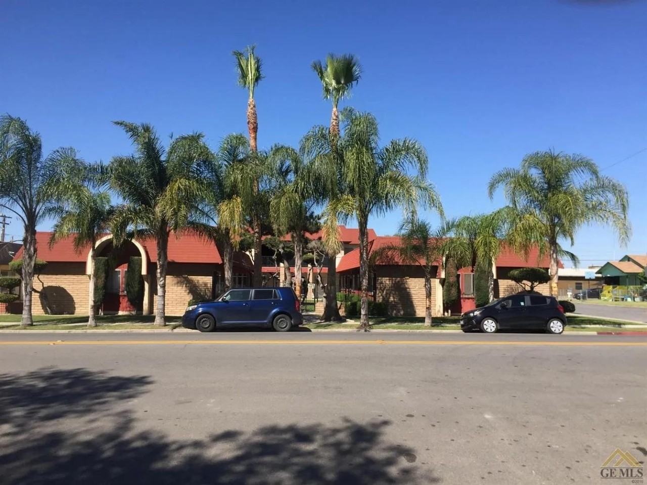 425 Main St Apartments - Photo 2 of 4