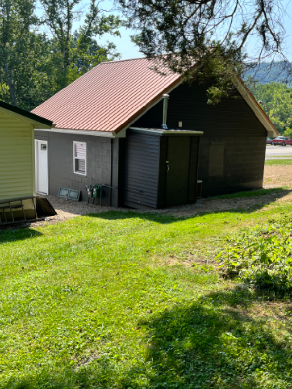 2247 Hood Ave - Photo 2 of 11