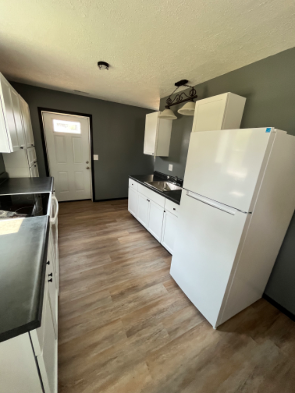 2247 Hood Ave - Photo 3 of 11