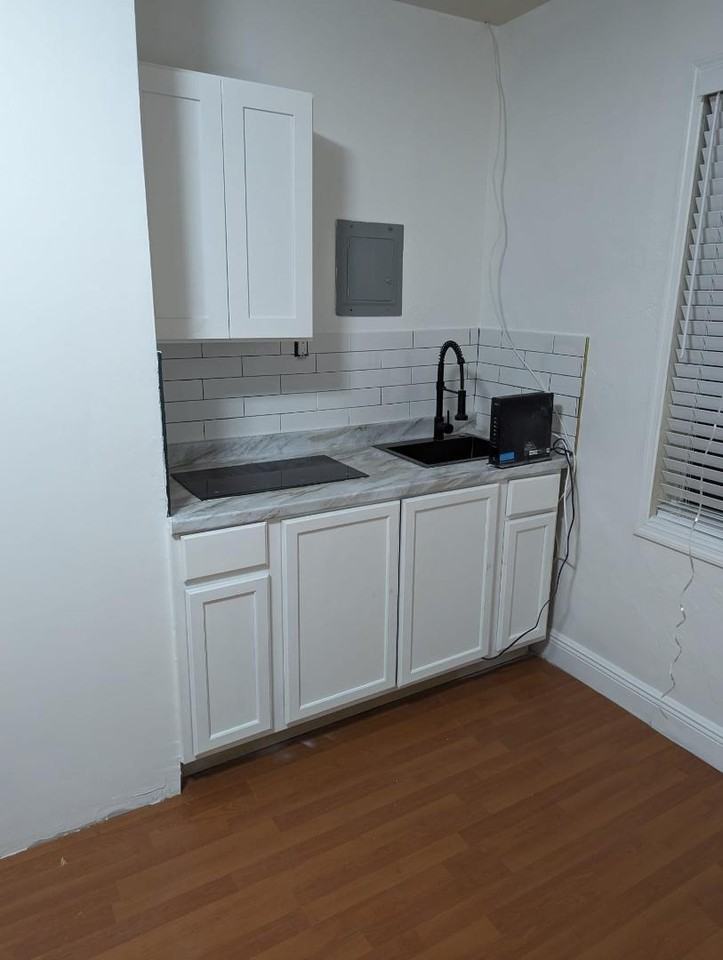 Noble Gables - Photo 2 of 4