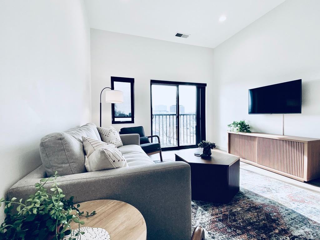 Benaiah on Broadway - Photo 4 of 27