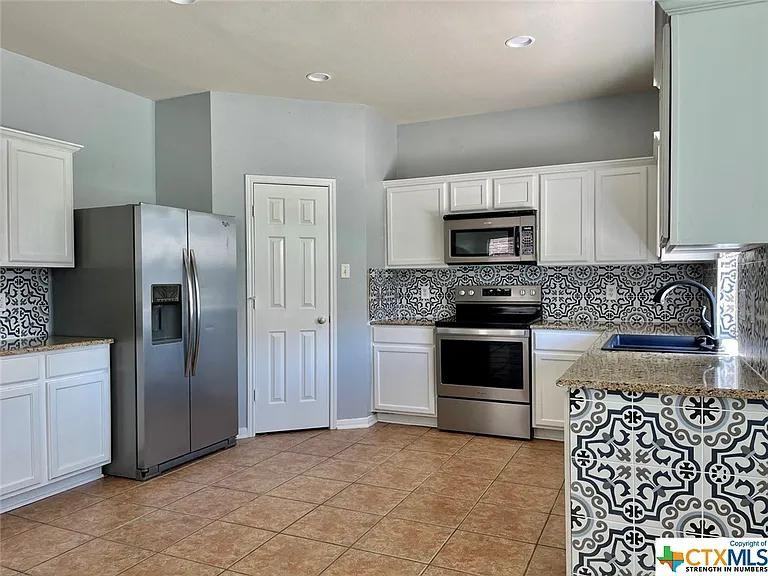 527 Raven Rdg - Photo 4 of 20