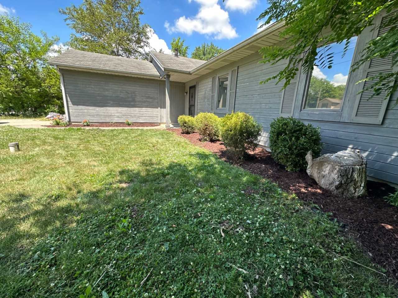 9625 Saint Joseph Street - Photo 2 of 12