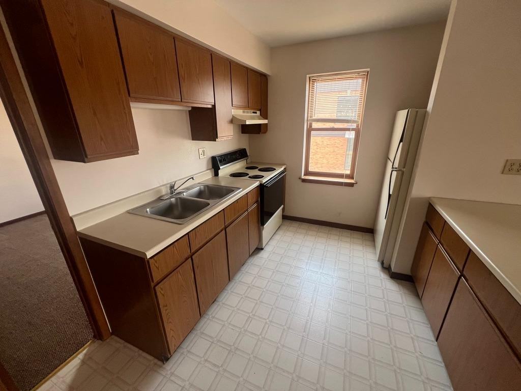 300 E Milwaukee St - Photo 3 of 4