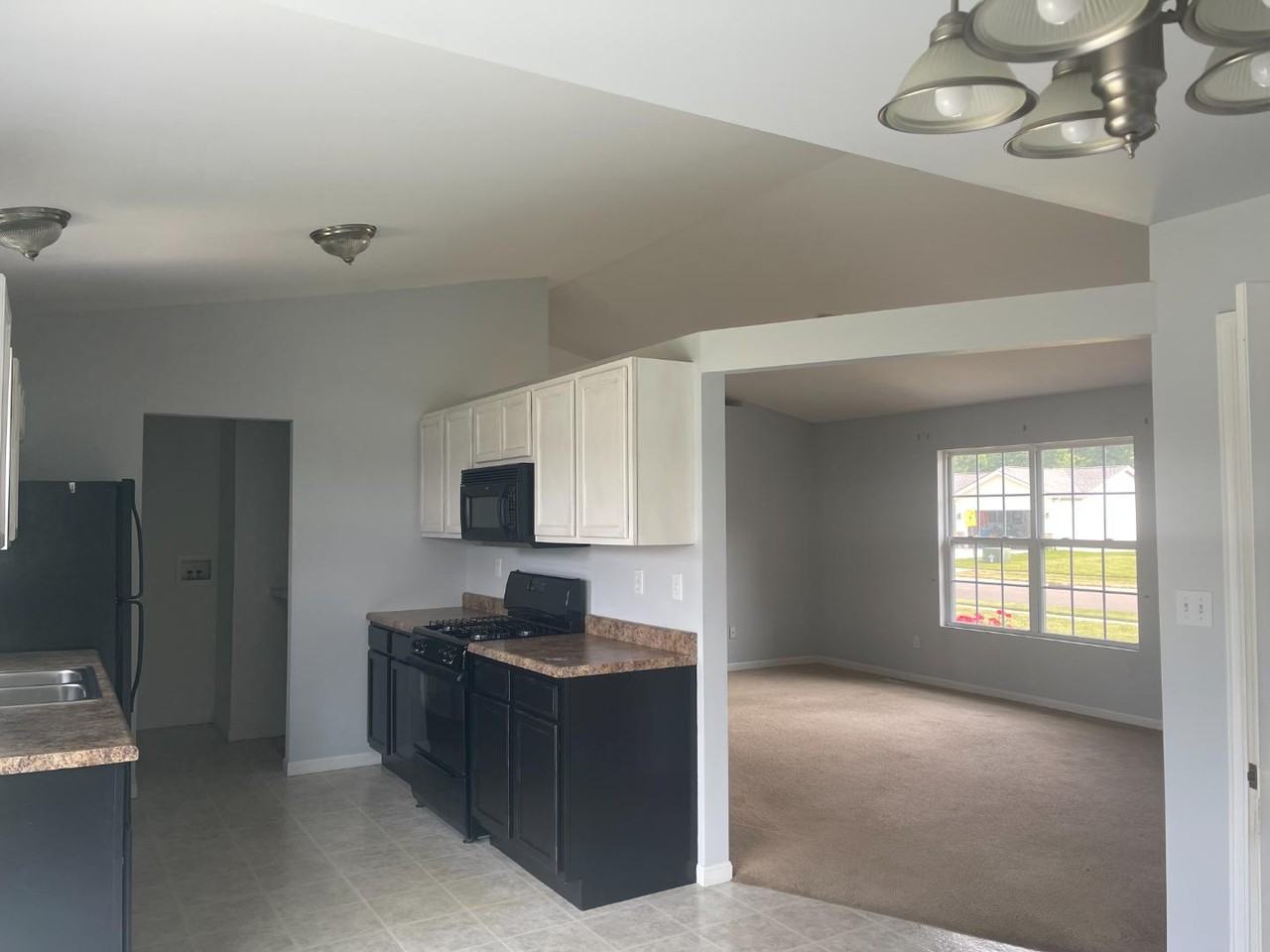 365 Marilyn Road - Photo 3 of 12