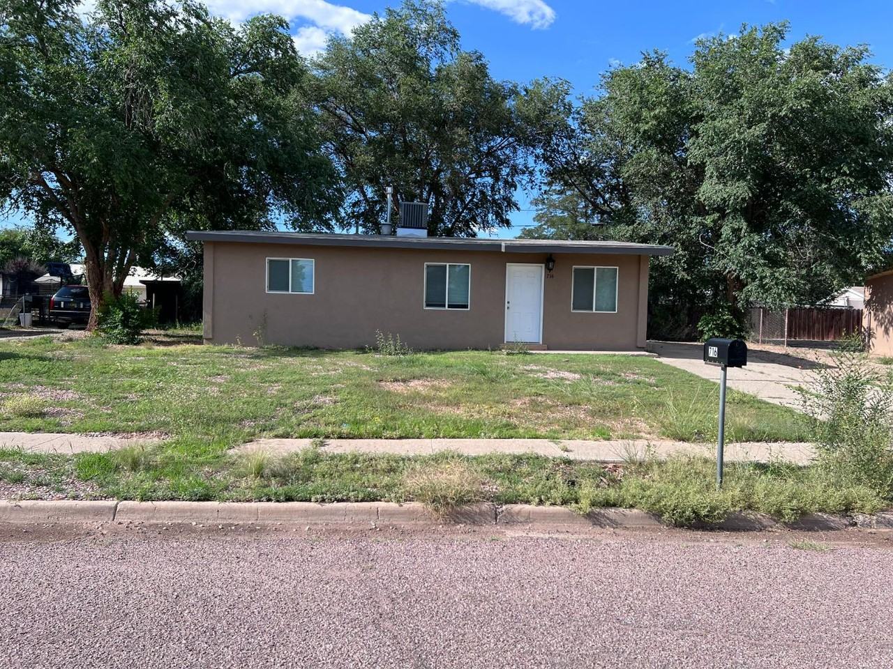 716 Austin - Photo 2 of 21