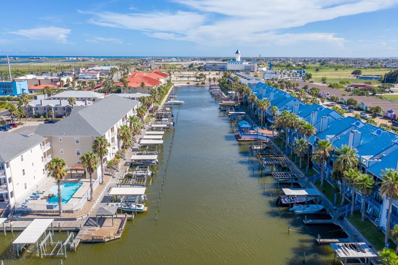 14427 Compass St - Photo 2 of 26