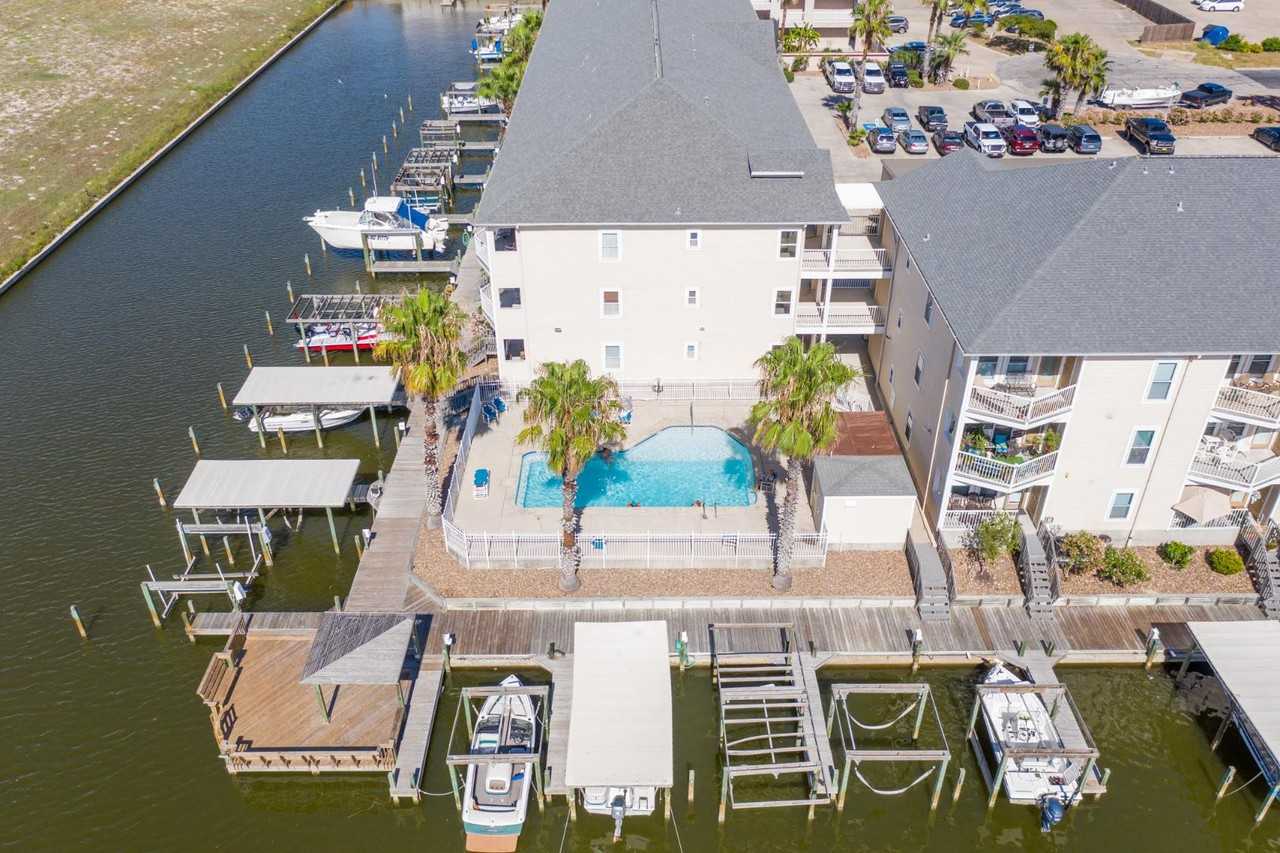 14427 Compass St - Photo 3 of 26