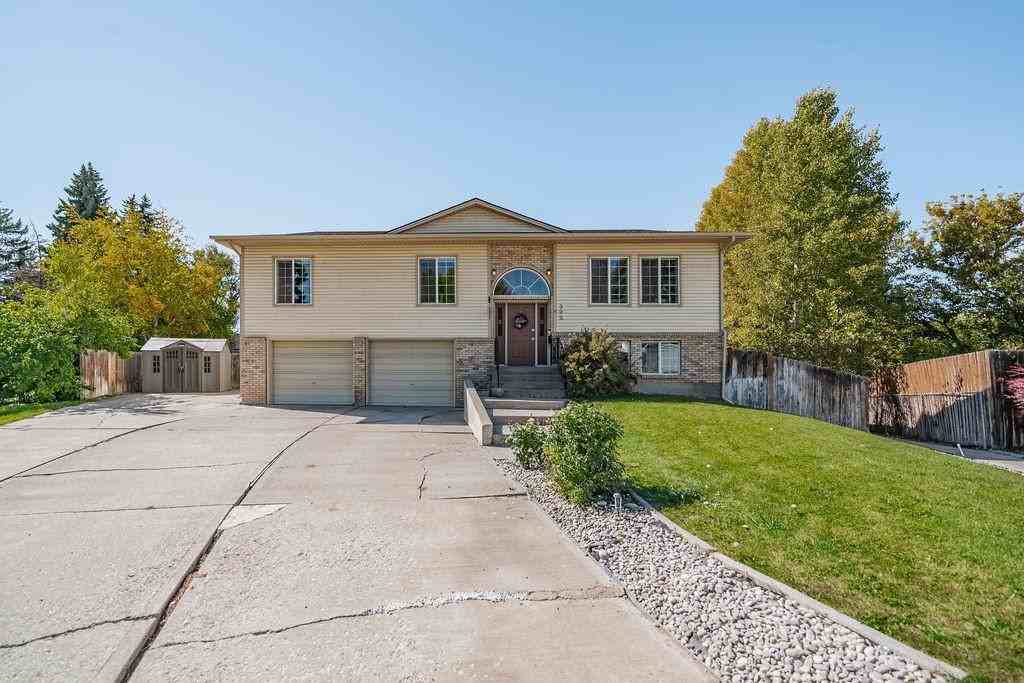 395 Hemlock Circle - Photo 2 of 10